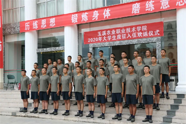 1-220F3223I0P4.jpg